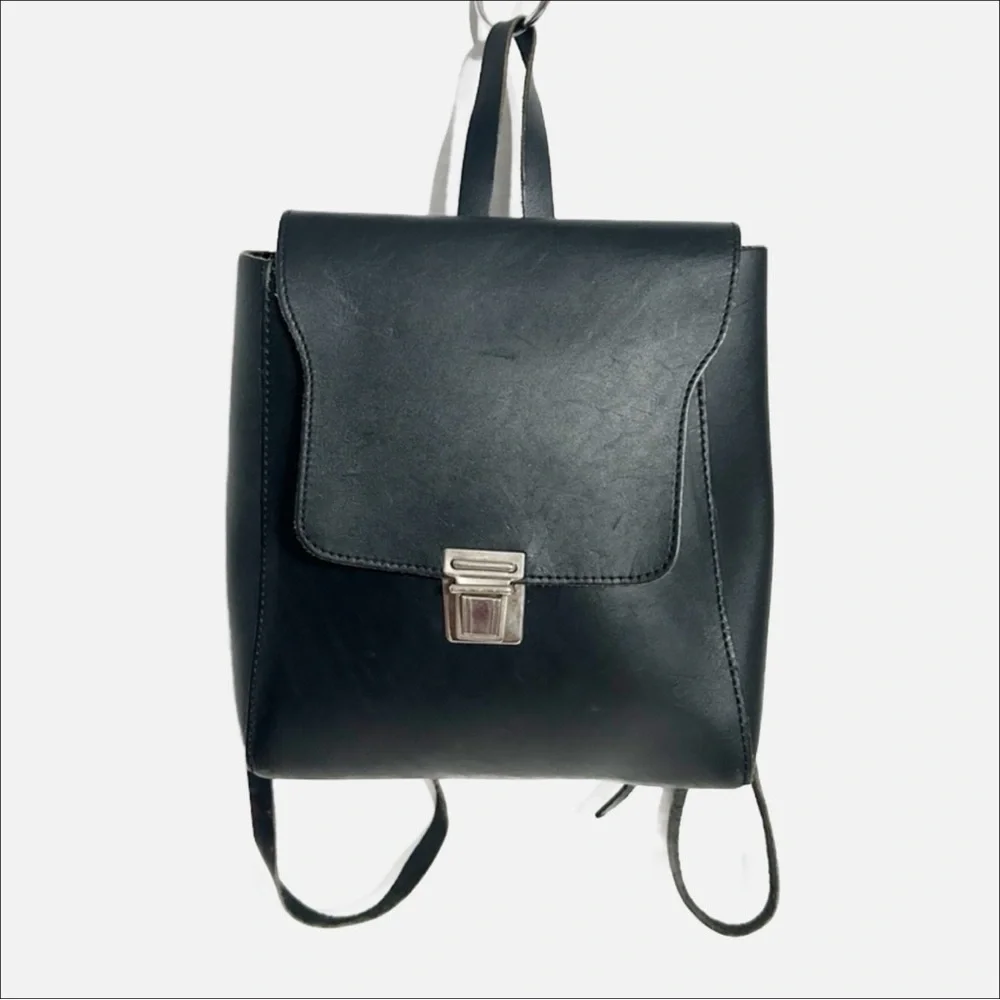 Unbranded Black Faux Leather Petite Backpack Adjustable Straps Silver Toned Hard